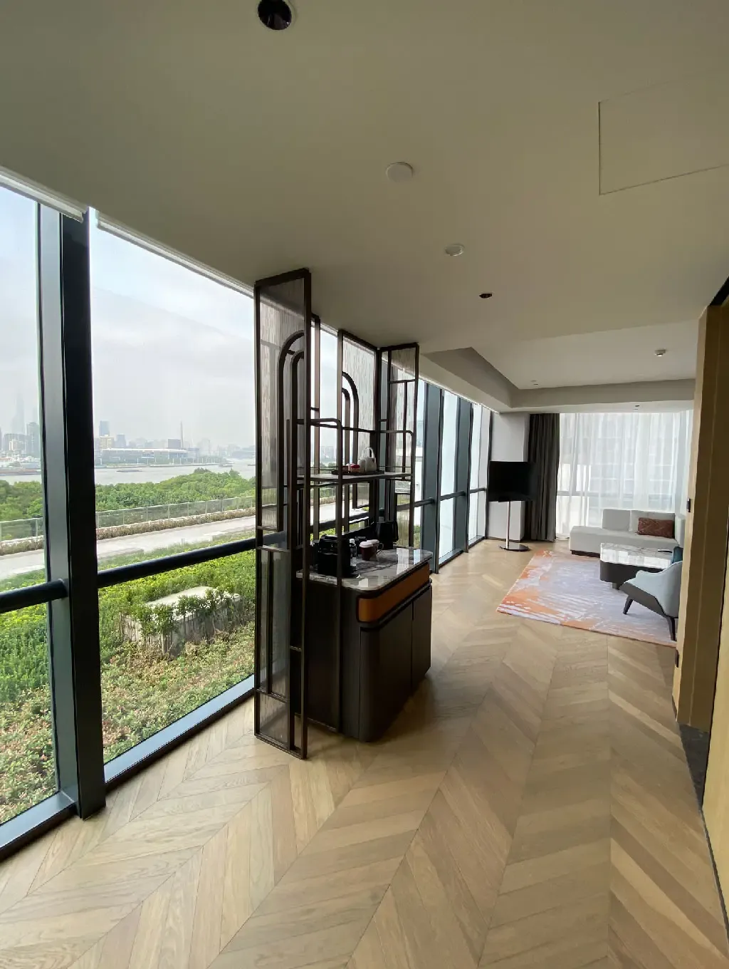 Shanghai Binjiang International Hotel Case