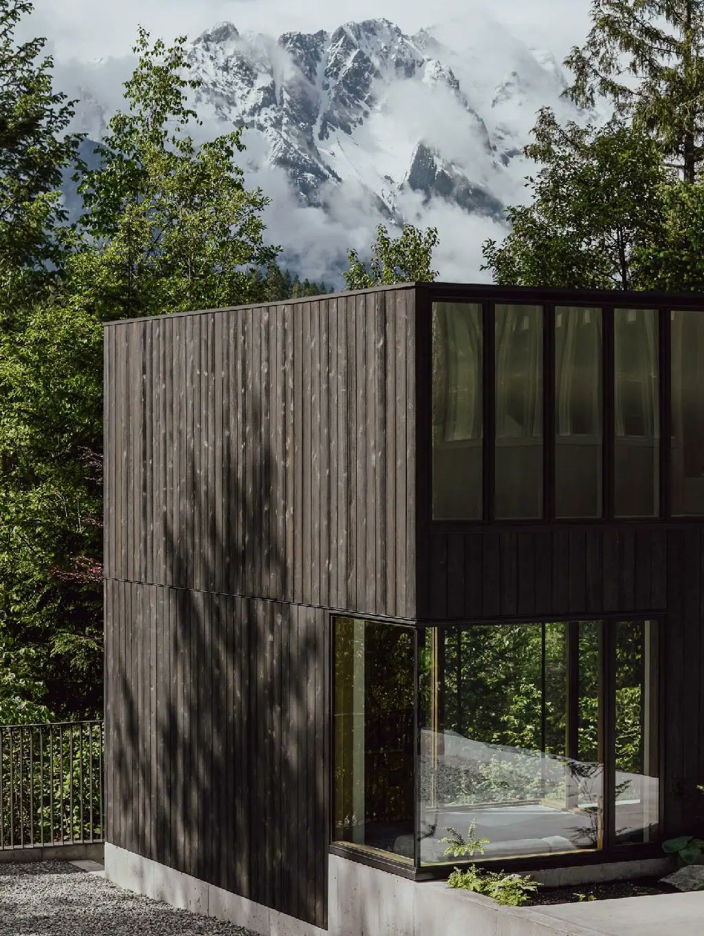 Case Study of Private Villas in the UK hero 3