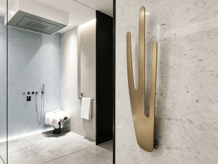 مدفأة مناشف P&Bhusri بتصميم الصبار - K103